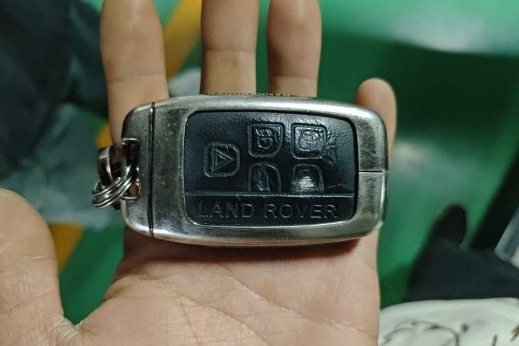 Used Land Rover Discovery 2017 3.0 SC V6 SE Vehicle Key