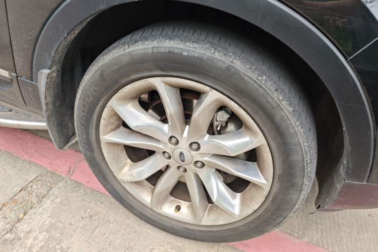 Used Ford Explorer 2013 3.5L Deluxe Model
