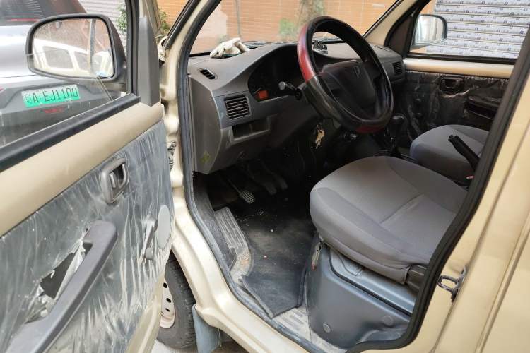 Used Wuling Rongguang 2019 1.5L Extended-Body Van Base Model with 2 Seats