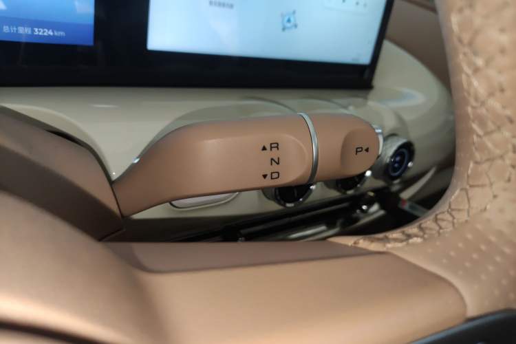 Used Wuling Bingo 2025 410 km Lingxi Deluxe Edition Gear Lever