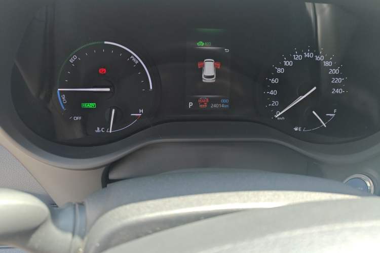 Used Toyota SIENNA 2024 2.5L Hybrid Prestige Deluxe Edition Odometer Close Up