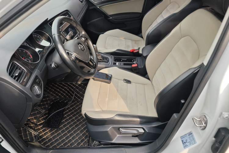 Used Volkswagen Golf 2017 230TSI Automatic Luxury Million-Vehicle Commemorative Edition
