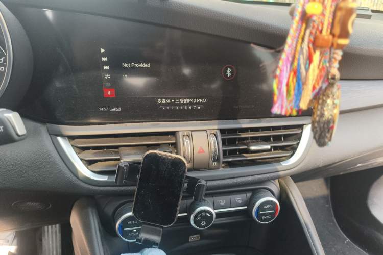 Used Alfa Romeo Giulia 2017 2.0T 280HP Luxury Edition
