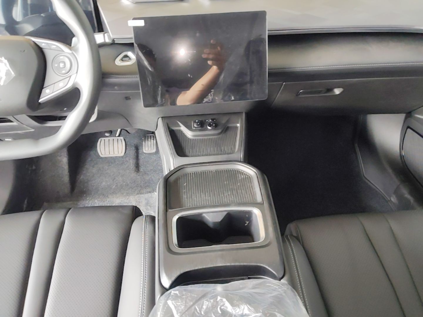 Dongfeng Aeolus SKY EV01 2025 530 km AIR Elite Edition — снимка 16