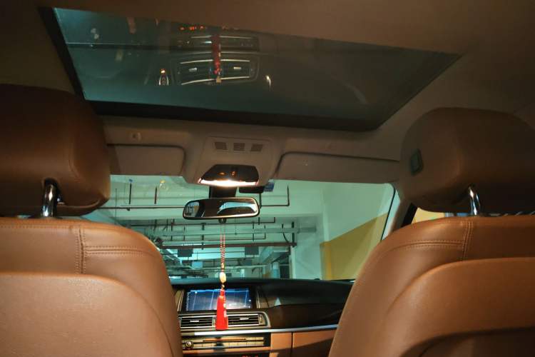 Used BMW 5 Series 2014 528Li Leading Model
