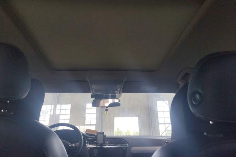 Used Volkswagen Tiguan L 2019 330TSI Automatic Two-Wheel Drive Panoramic Comfort Edition China VI Standard Headliner