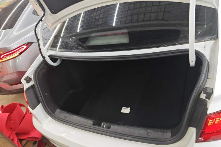 Used Geely Auto Emgrand New Energy 2022 EV Pro Ride-Hailing Version Lithium Iron Phosphate
