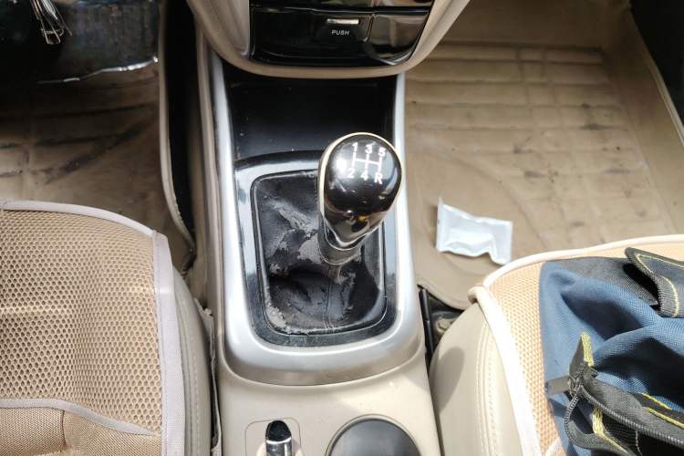 Used CHANGAN Eado 2012 1.6L Manual Luxury Version China IV Standard
