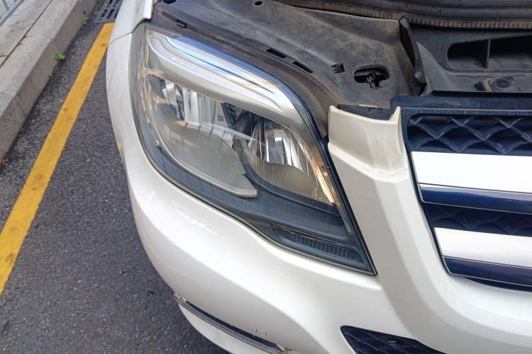 Used Mercedes-Benz GLK-Class 2013 GLK 300 4MATIC Dynamic Sunroof Model
