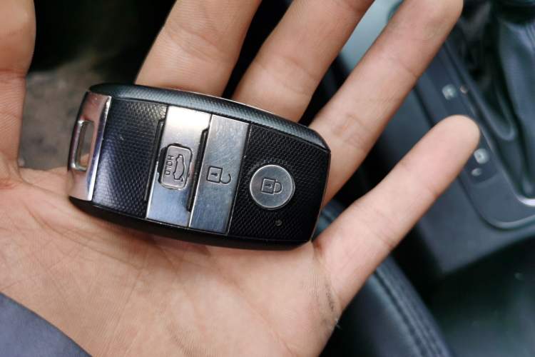 Used Kia K3 2013 1.6L Automatic GLS Vehicle Key