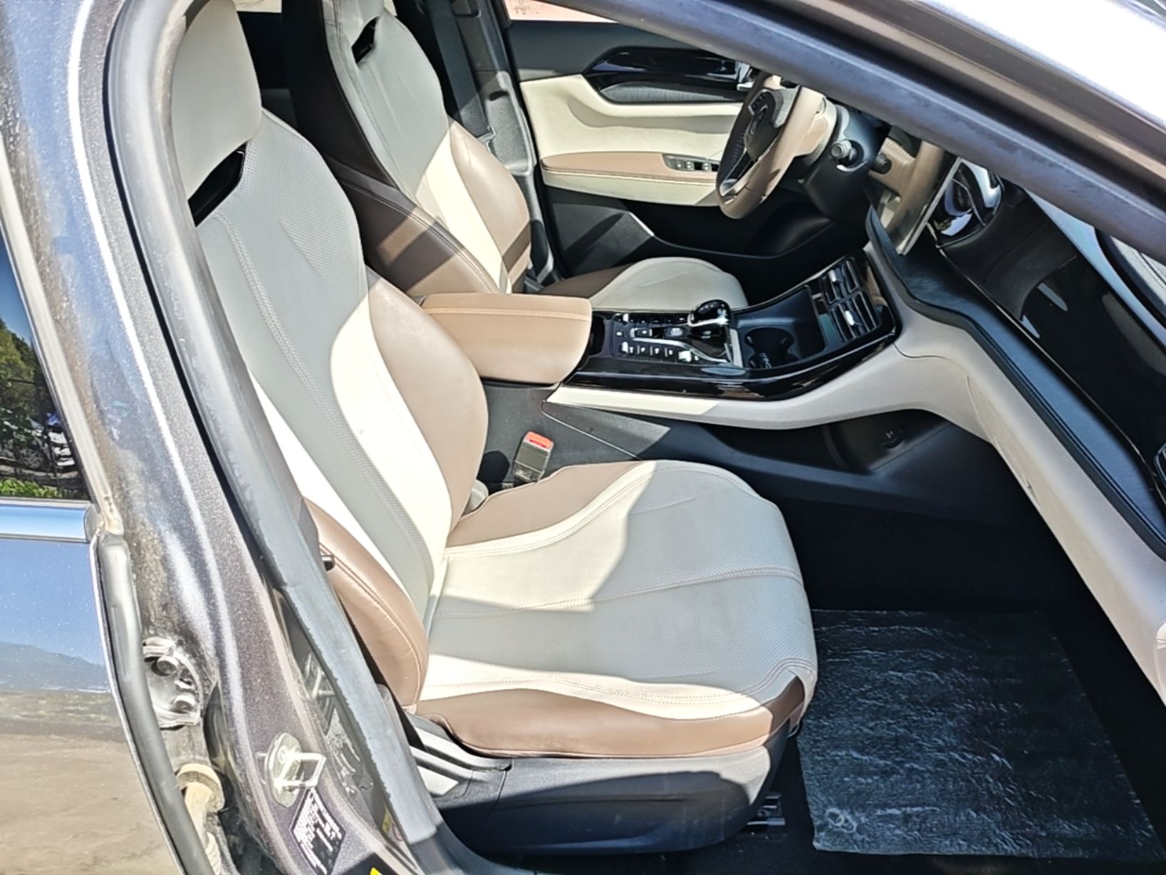 BYD Qin PLUS 2024 HONOR Edition DM-i 55KM Leading Model — снимка 19