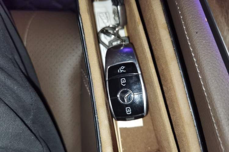 Used Mercedes-Benz E-Class 2023 E 300 L Luxury Model
