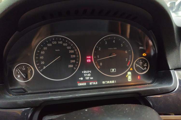 Used BMW 5 Series 2012 520Li Elegant Edition Odometer Close Up