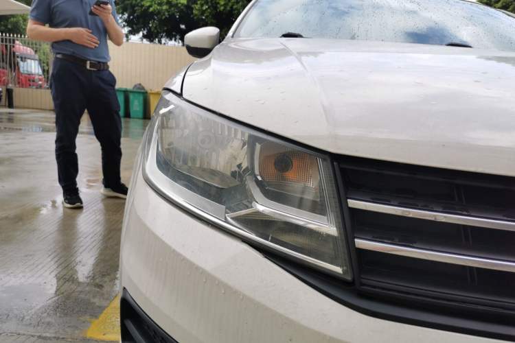 Used Volkswagen Santana 2017 Haval H6 1.6L Automatic Fashion Edition Right Front Headlight