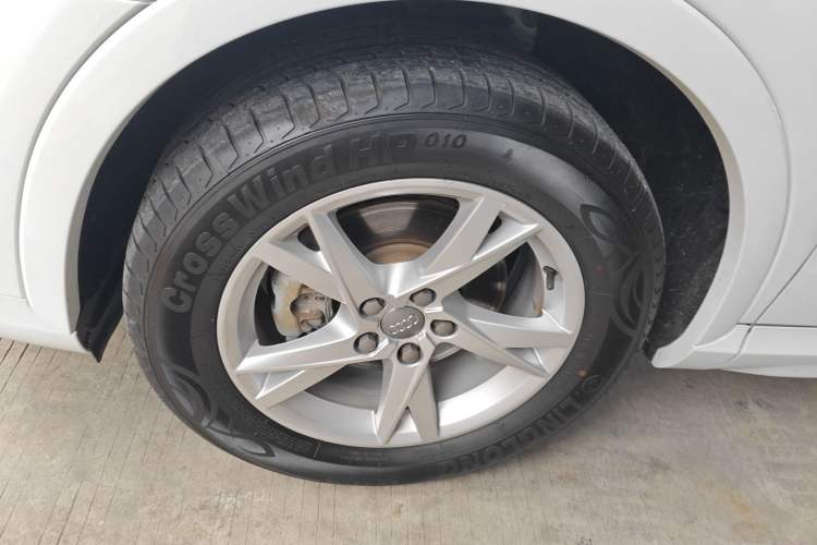 Used Audi Q3 2016 30 TFSI Fashion Model Left Front Wheel Hub