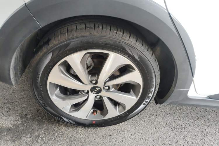 Used Kia KX Cross 2017 1.4L AT GLS Right Rear Wheel Hub