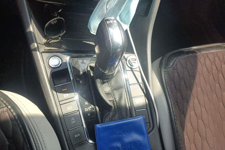 Used Volkswagen Bora 2023 280TSI DSG Prestige Edition Gear Lever