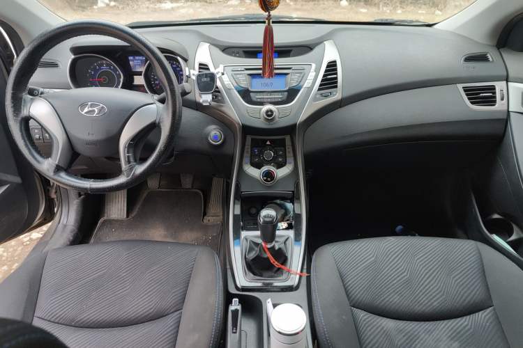 Used Hyundai Elantra (5th Generation / Langdong) 2012 1.6L Manual Leading Model