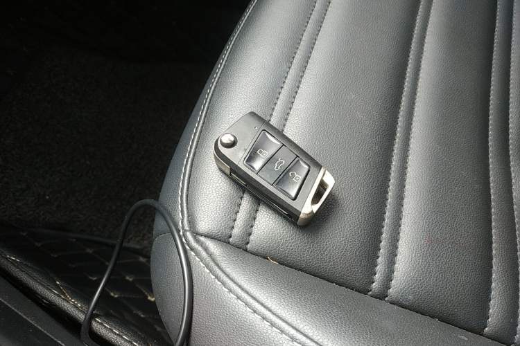 Used Volkswagen Touran 2018 Volkswagen Touran L 280TSI DSG Comfort Edition 7 Seats China V Emission Standard Vehicle Key