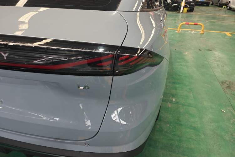 Used Geely Galaxy L6 2024 125km PLUS Dragon Edition