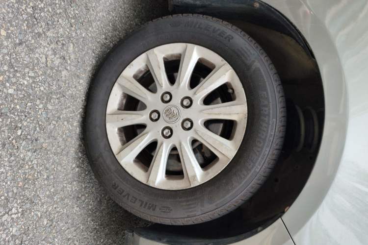 Used Buick GL8 2011 3.0L GT Luxury Business Haoya Edition Right Front Wheel Hub