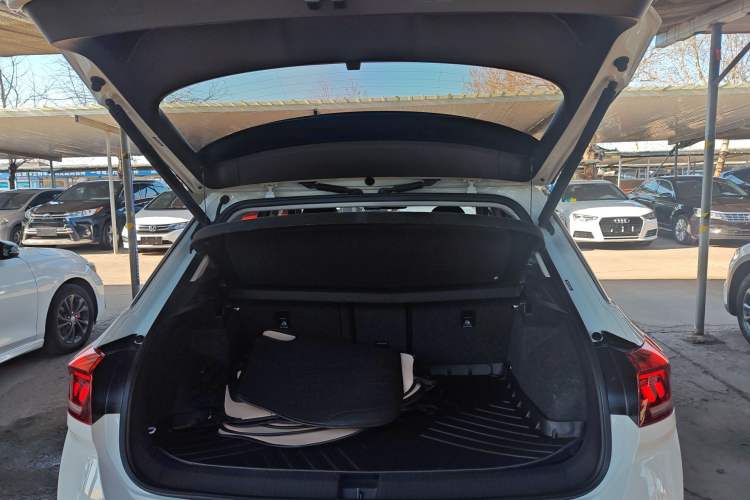 Used Volkswagen T-ROC 2020 280TSI DSG Two-Wheel Drive Comfort Version Trunk