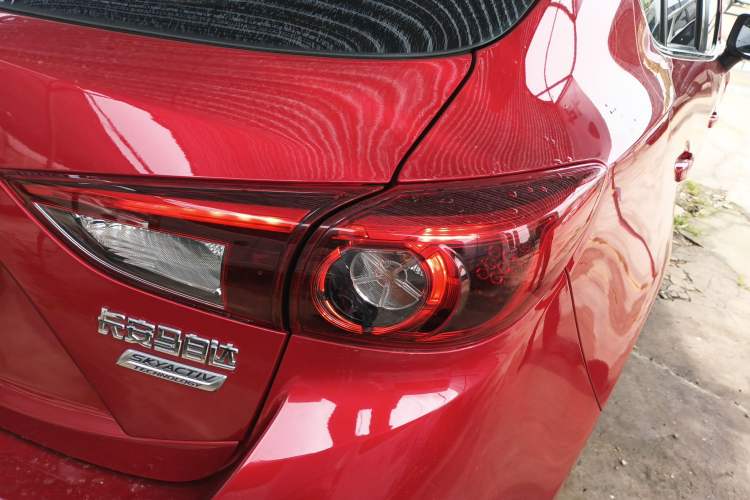 Used Mazda 3 Axela 2017 Hatchback 2.0L Automatic Sport Model China V Emission Standard Right Rear Taillight