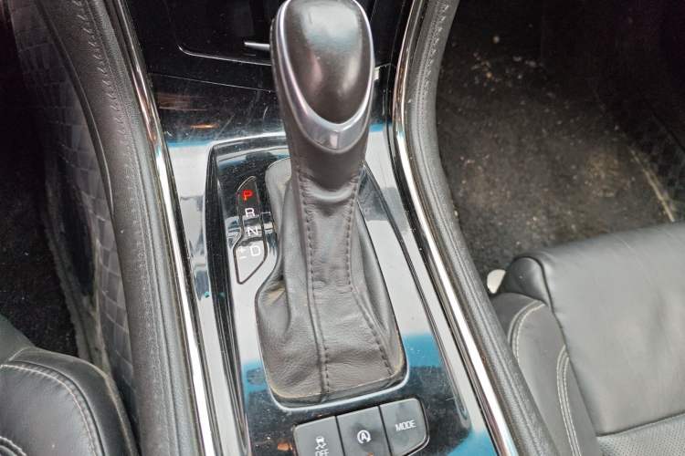 Used Cadillac ATS-L 2016 28T Fashion Edition Gear Lever