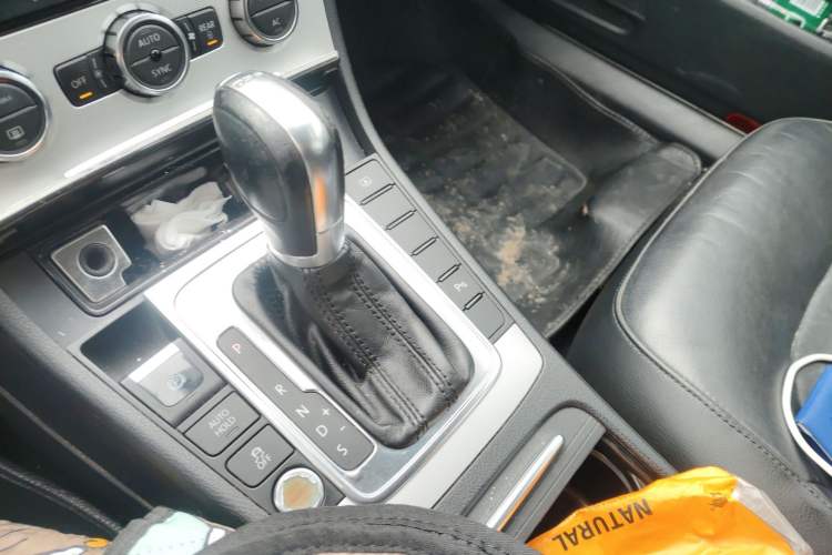 Used Volkswagen Magotan 2012 1.8TSI Prestige Model Gear Lever