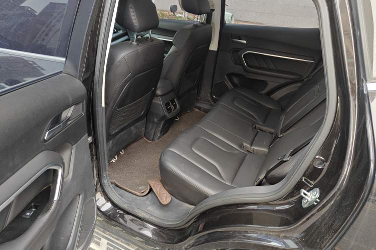 Used Haval H6 2017 Blue Label 2.0T Automatic Two-Wheel Drive Smart Edition
