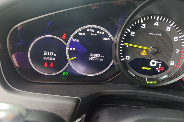 Used Porsche Panamera 2023 Panamera 4 E-Hybrid Platinum Edition 2.9T Odometer Close Up