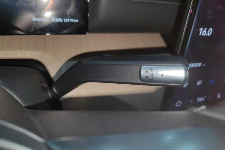 Used Chery T11 2026 Model 220 All-Wheel Drive Family Fun Edition
