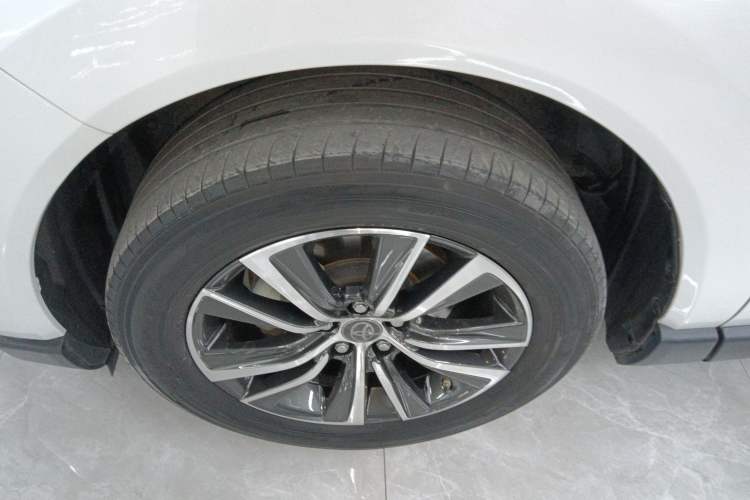 Used Toyota Harrier 2022 2.0L CVT Two-Wheel Drive Luxury Edition Exterior 4