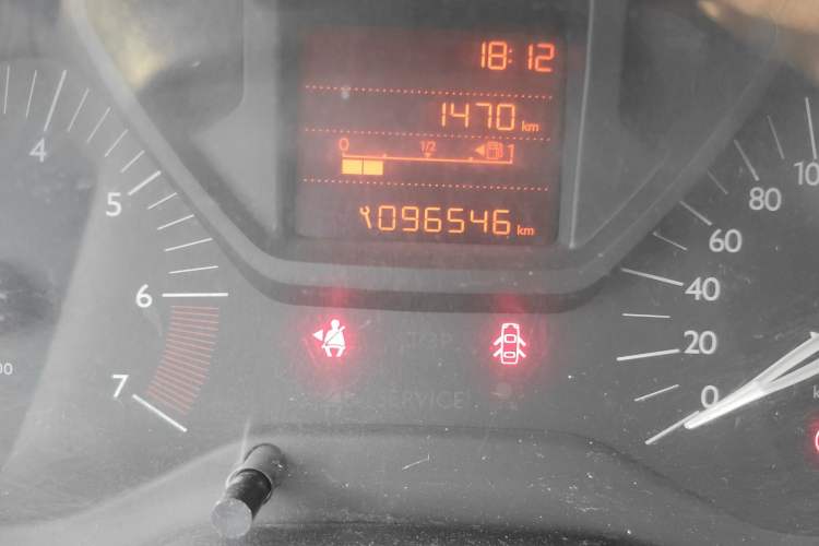 Used Citroen Elysee 2015 Zhishang Edition 1.6L Manual Fashion Model
