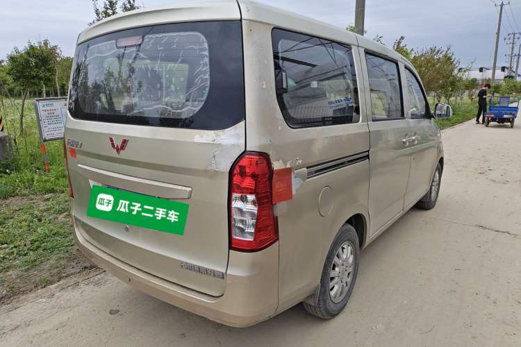 Used Wuling Rongguang V 2016 1.5L Standard Version
