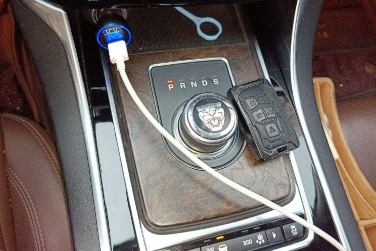 Used Jaguar XFL 2017 XFL 2.0T 240PS Luxury Edition Gear Lever