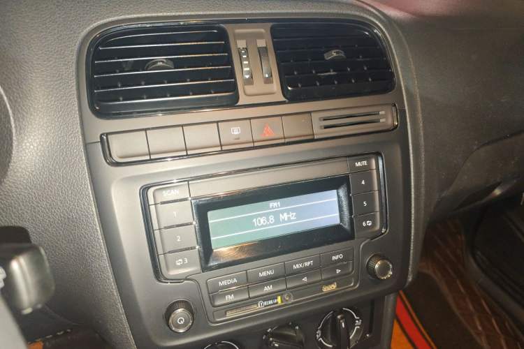 Used Volkswagen Polo 2016 1.4L Automatic Trendy Model Audio And AC Panel