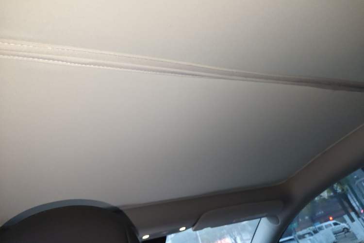 Used Tesla Model Y 2022 Long-Range All-Wheel-Drive Version
