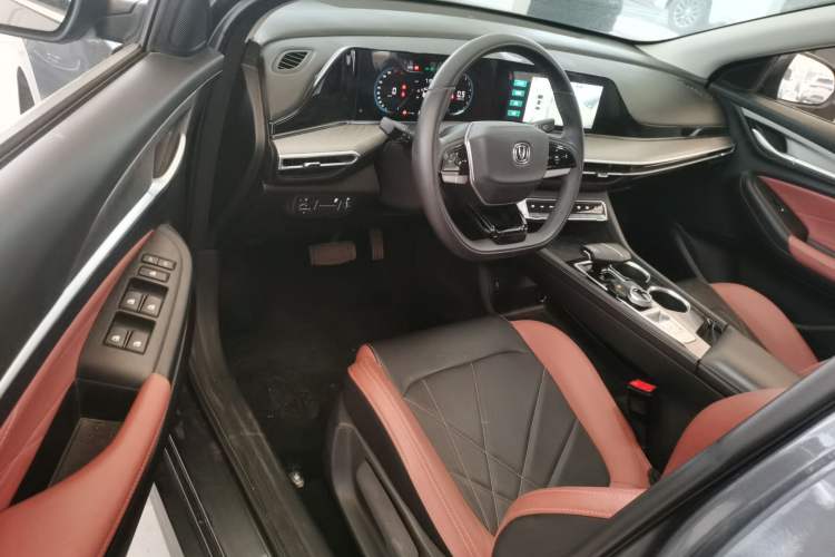 Used Changan Eado 2022 PLUS Blue Whale NE 1.4T GDI DCT Prestige Edition
