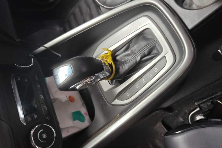 Used Ford Escort 2015 1.5L Automatic Fashion Model
