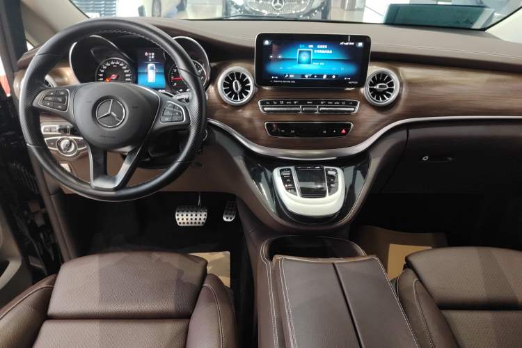 Used Mercedes-Benz V-Class 2022 V 260 L Long Wheelbase Prestige Edition Audio And AC Panel
