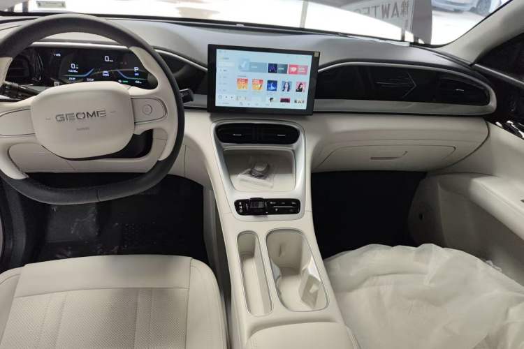 Used Geely Galaxy Geome 2026 Model 310km Youth Edition Audio And AC Panel