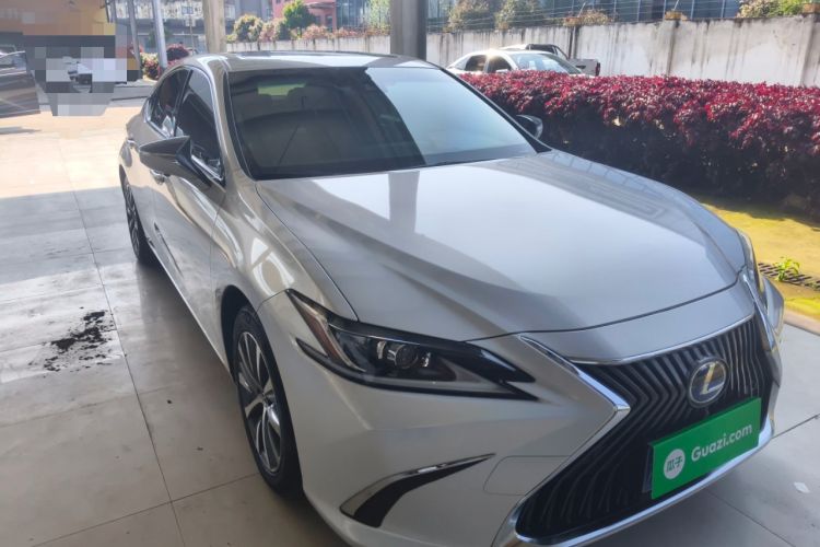 Used Lexus ES 2018 300h Premier Edition China VI Standard