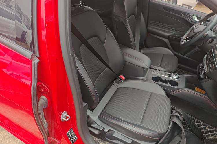 Used Ford Focus 2021 Hatchback EcoBoost 180 Automatic ST Line Right Front Seat