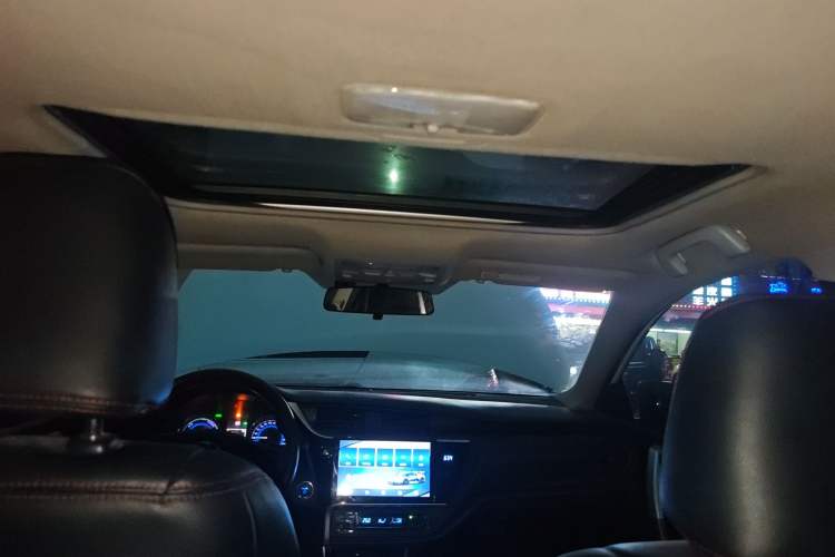 Used Toyota Levin 2017 Revised Dual-Engine 1.8H GS E-CVT Elite Sunroof Version China V Standard Headliner