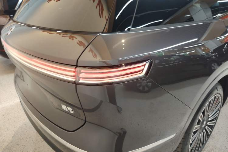 Used Nio ES8 2026 Model 6-seat Executive Luxury Edition Right Rear Taillight
