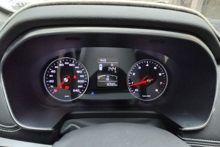 Used Roewe RX5 2016 Revised Version 20T Two-Wheel Drive Manual Transmission Luxury Edition
