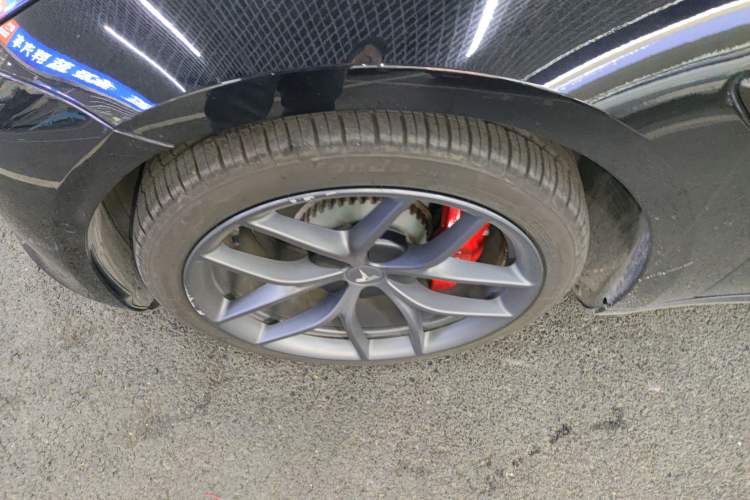 Used Tesla Model 3 2021 Performance High-Performance All-Wheel-Drive Version Left Front Wheel Hub