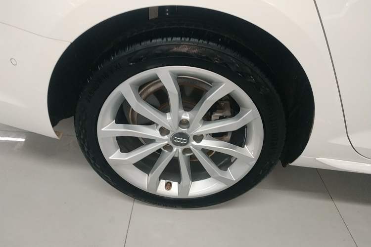 Used Audi A4L 2019 40 TFSI Fashion Version China V