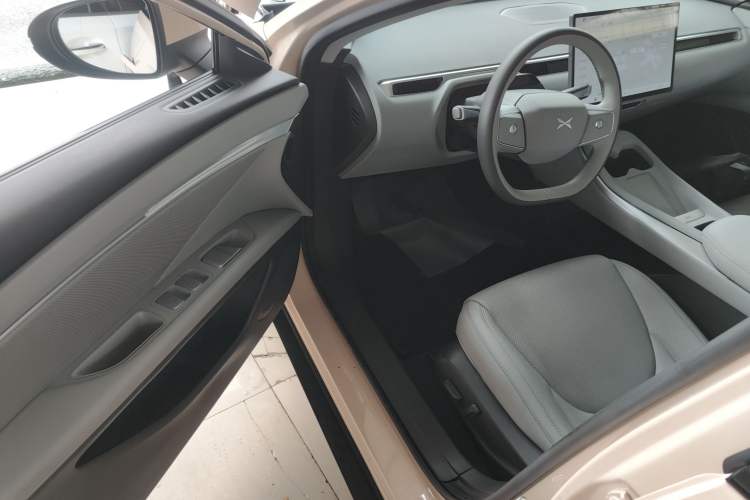 Used XPeng MONA M03 2024 620 with Ultra-Long Range Driver Seat